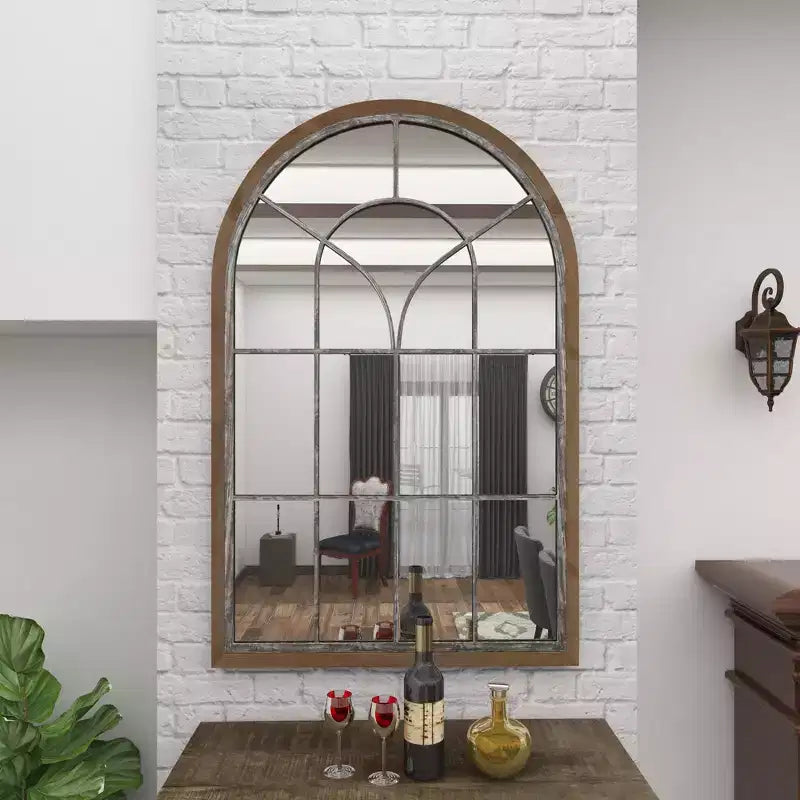 Miroir mural en bois inspiré d'une vitre de fenêtre, avec dessus arqué, marron, finition blanc délavé vieilli