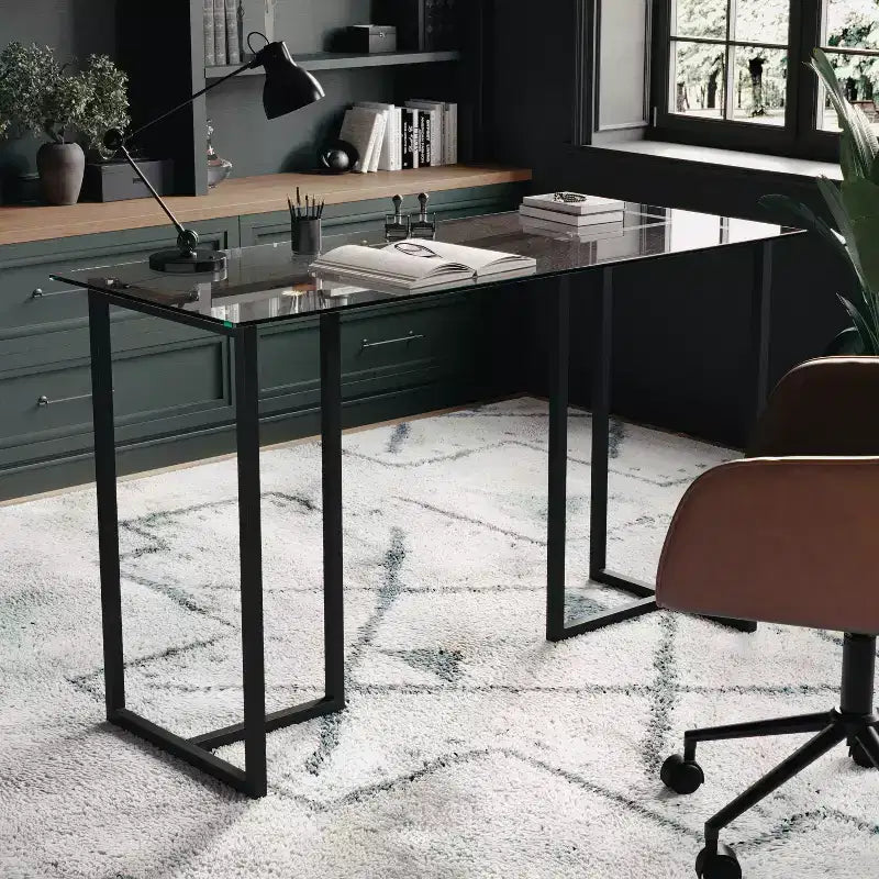 Bureau à plateau en verre et cadre métallique pour télétravail