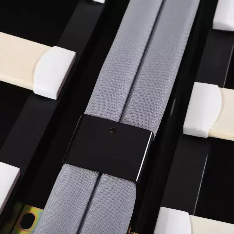 Lit plateforme capitonné King Size avec système de rangement sous le lit