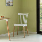 Chaise de salle à manger moderne en plastique, design Windsor avec pieds en bois de hêtre